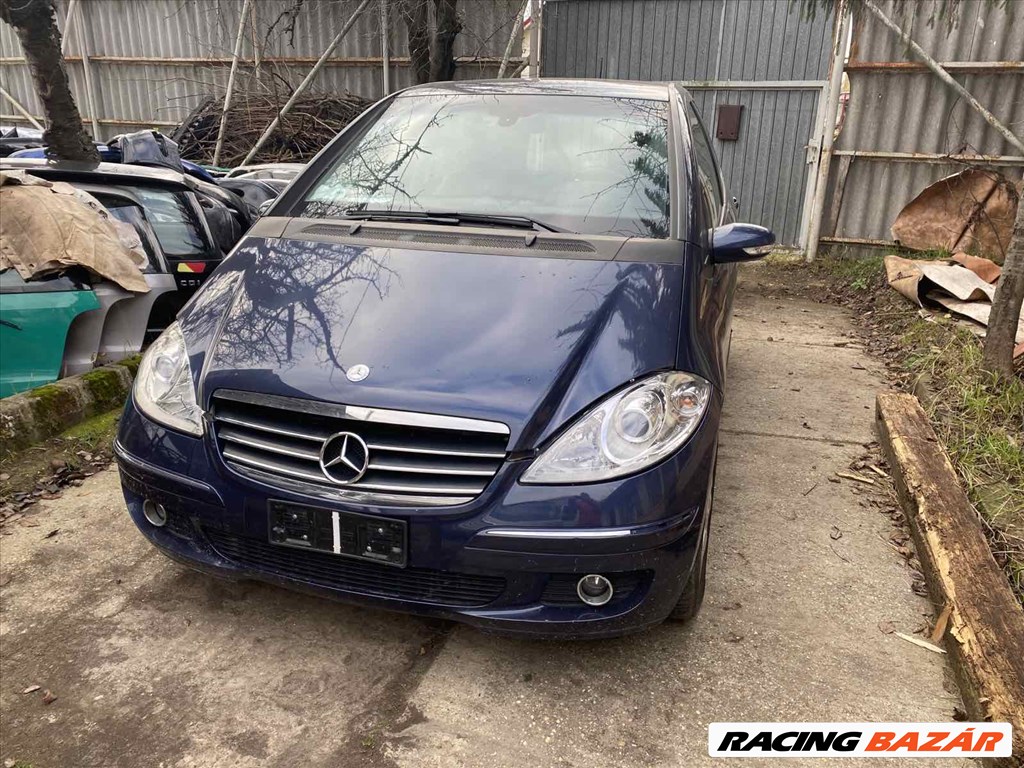 Mercedes A 200 (W169) bontott alkatrészei 1. kép