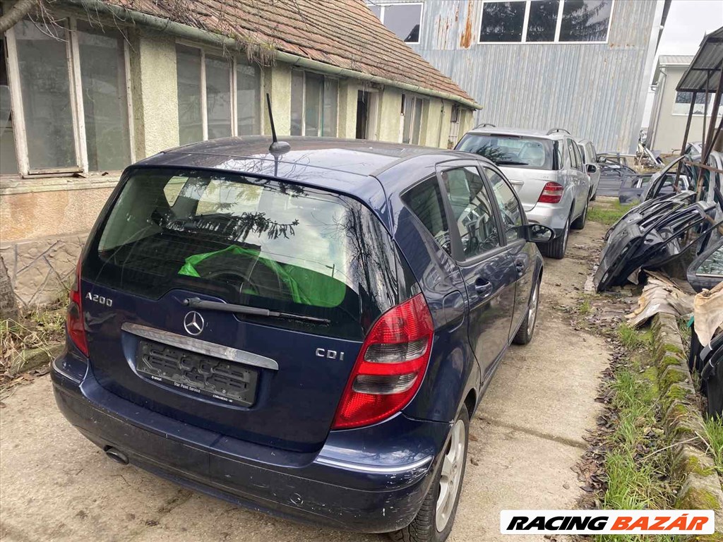 Mercedes A 200 (W169) bontott alkatrészei 2. kép