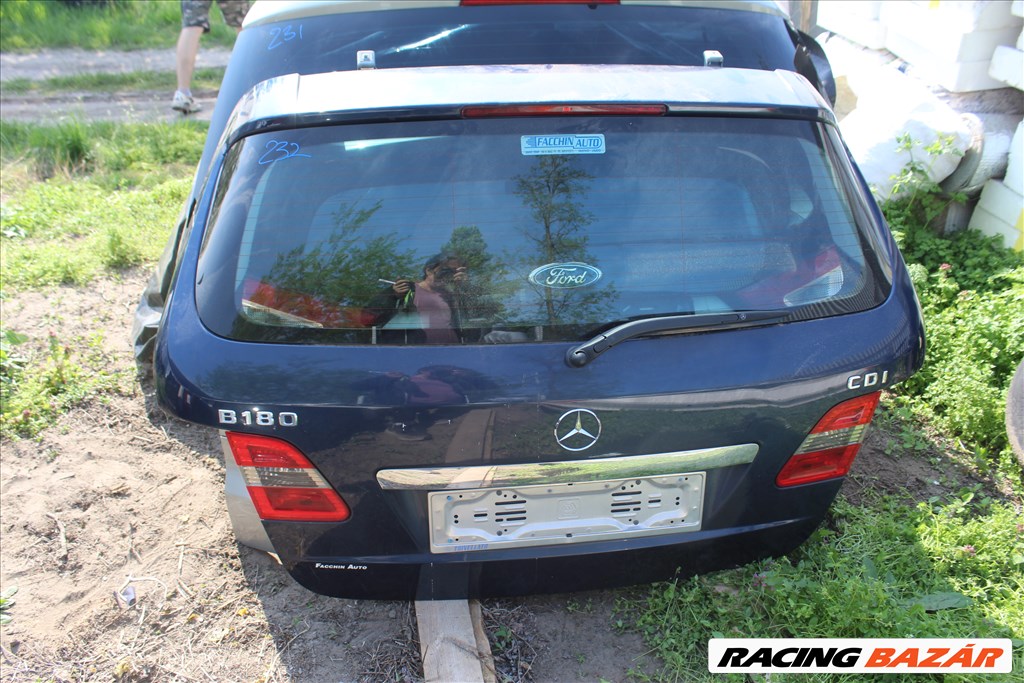 Mercedes-Benz W245 Csomagtérajhtó üresen, szélvédővel (232) 1. kép