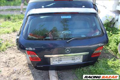Mercedes-Benz W245 Csomagtérajhtó üresen, szélvédővel (232)