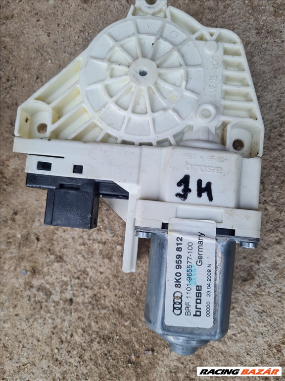 AudiA4 B88K jobb hátsó ablakemelő motor 8K0959812 1. kép