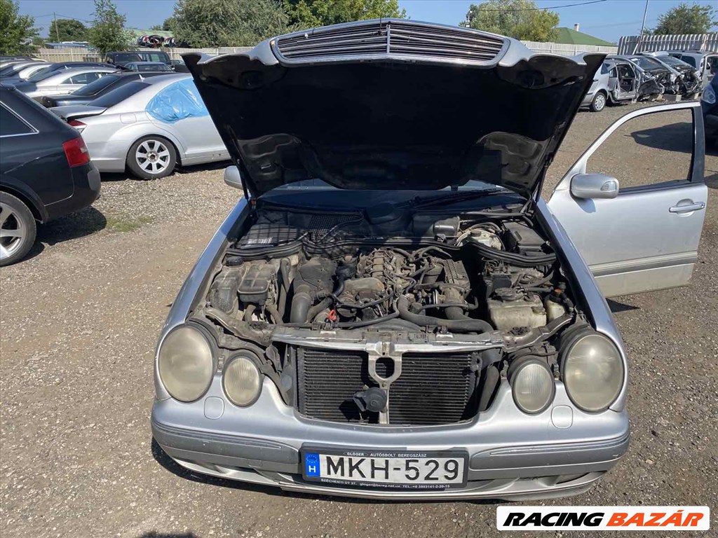 Mercedes E-osztály (W210) bontott alkatrészei 5. kép