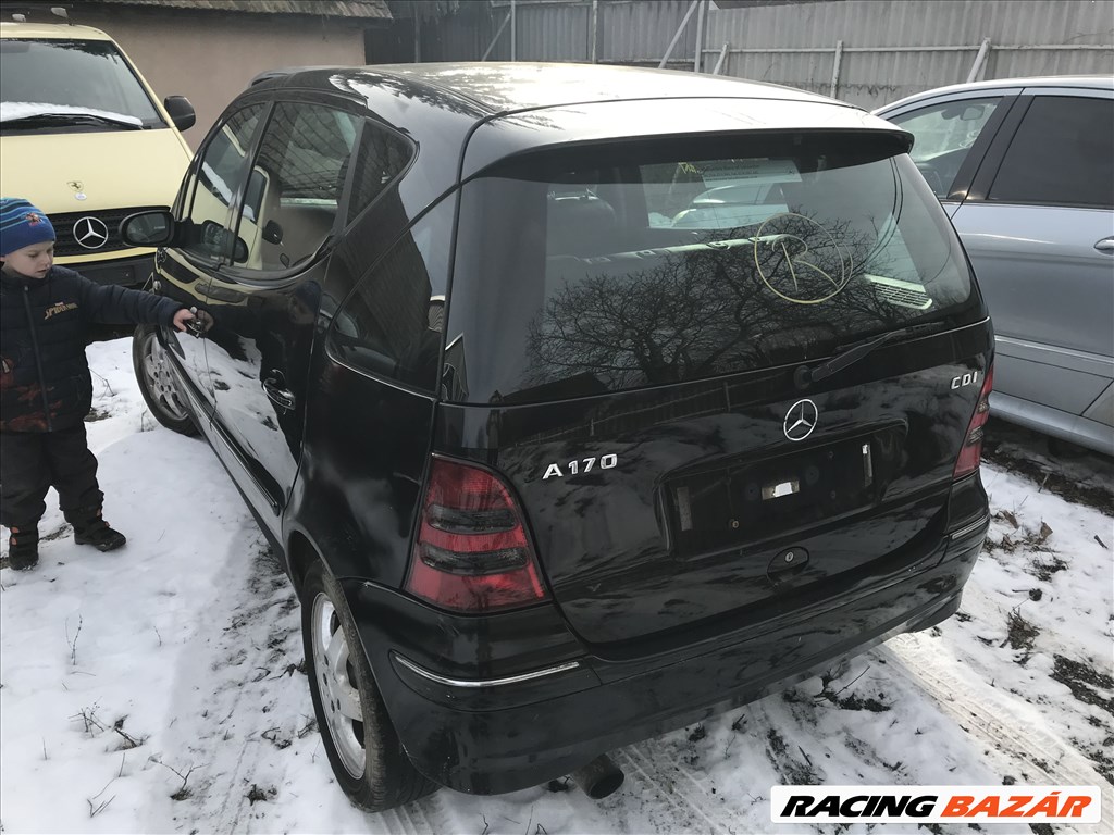 Mercedes A 170 bontott alkatrészei 3. kép