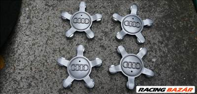 Audi A3, Audi A4, Audi A6 gyári alufelni közép szettben 8r0601165