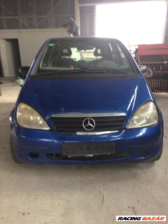 Mercedes A 160 bontott alkatrészei 1. kép