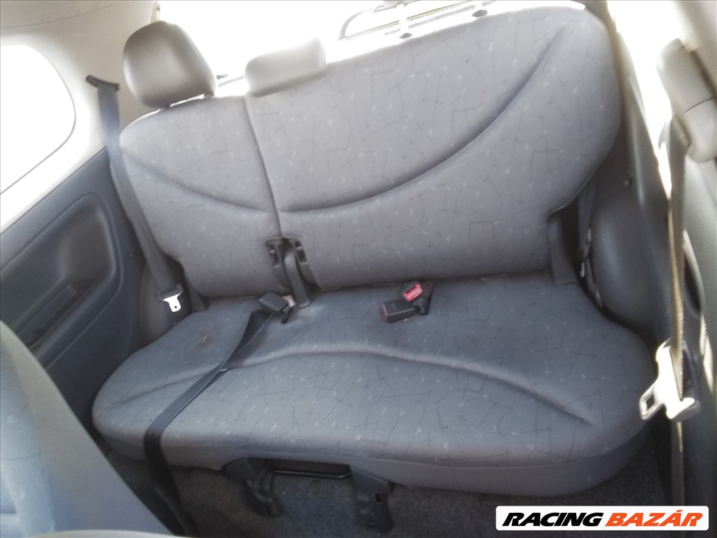 Toyota Yaris bontott alkatrészei 6. kép