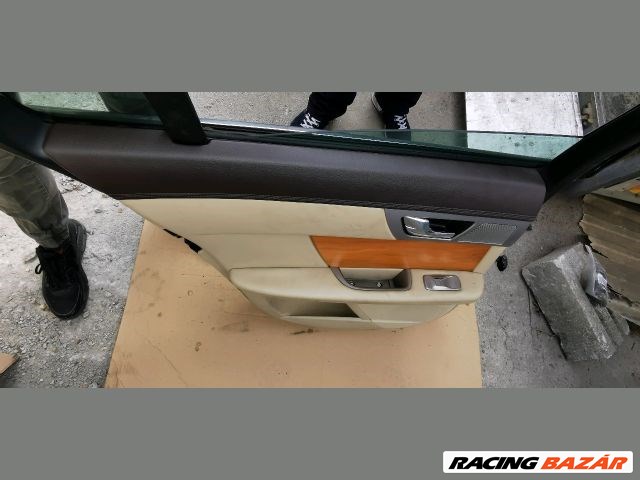 Jaguar XF 3.0 V6 Diesel bal hátsó ajtó üresen  2. kép