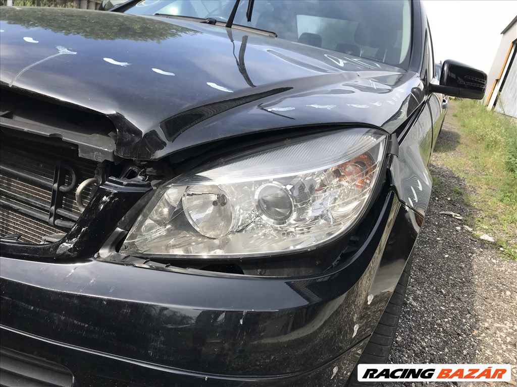 Mercedes C 200 bontott alkatrészei 2. kép