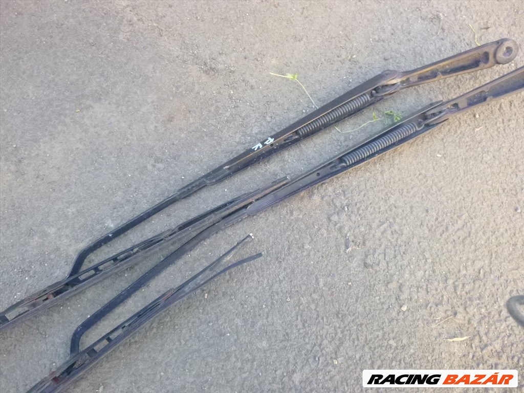 Ford Focus Mk1   2000,  első ablaktörlő kar  4. kép