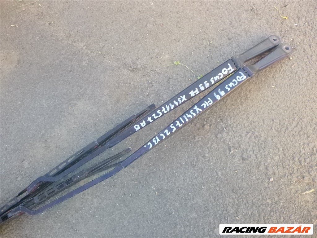 Ford Focus Mk1   2000,  első ablaktörlő kar  7. kép