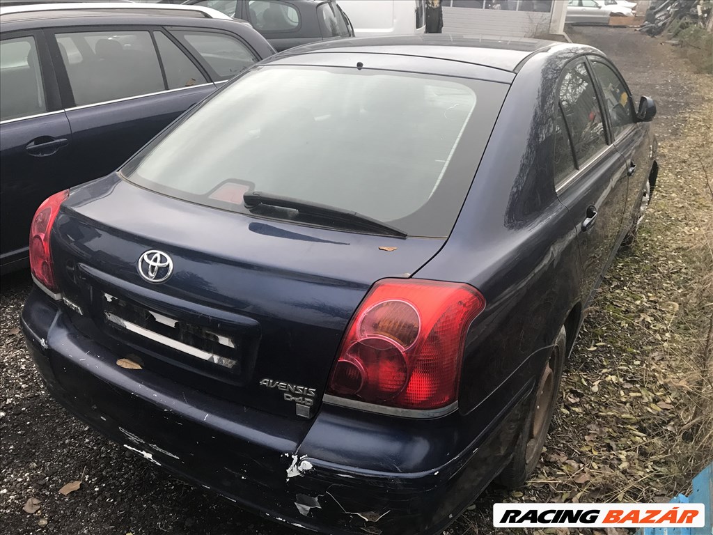 Toyota Avensis (T250) bontott alkatrészei 4. kép