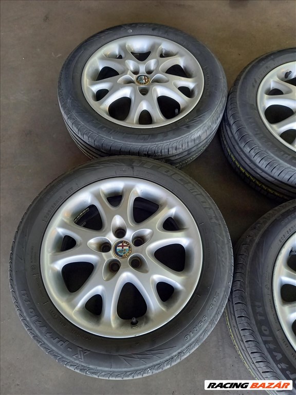 Alfa 147/156/164/Gt/Gtv gyári alufelni 5x98 6,5x16 nyárigumival 205/55R16 tracmax sxx4 2. kép