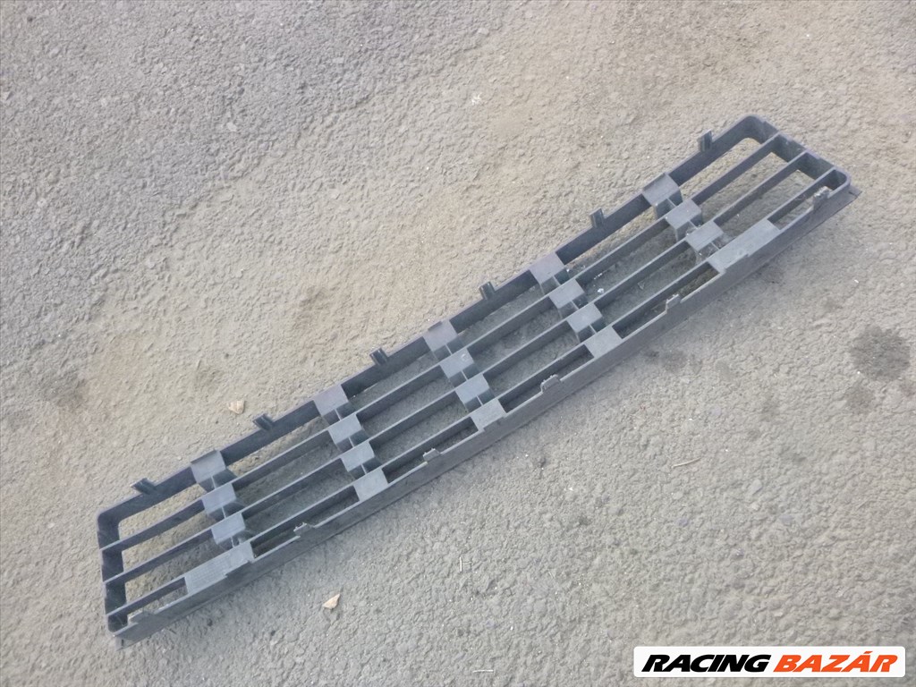 Audi A4 (B5 - 8D) ELSŐ lökhárító alsó betét 8D0 807 683   8d0807683 4. kép