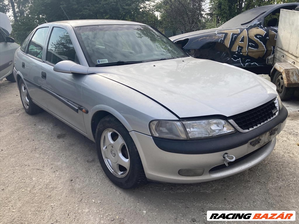 Opel Vectra B 1.6i bontott alkatrészei 1. kép