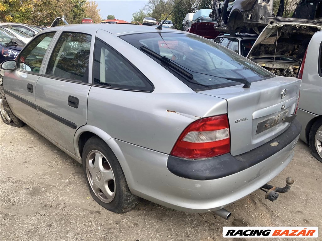 Opel Vectra B 1.6i bontott alkatrészei 2. kép