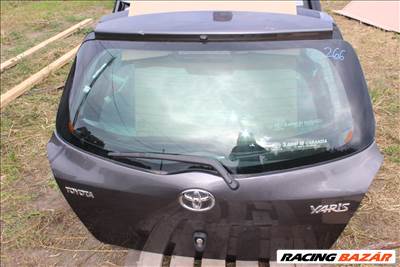 Toyota Yaris II 2010 Csomagtérajtó üresen,szélvédővel. (266)