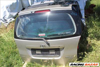 Toyota Corolla Verso csomagtérajtó üresen, szélvédővel (247)