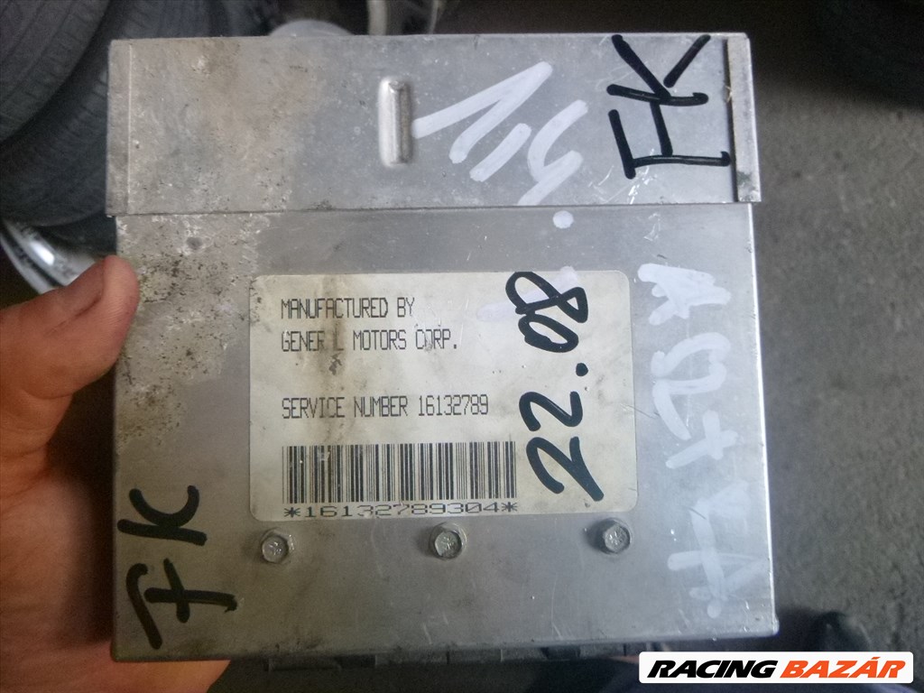 Opel Kadett E motorvezérlő 16132789 1. kép