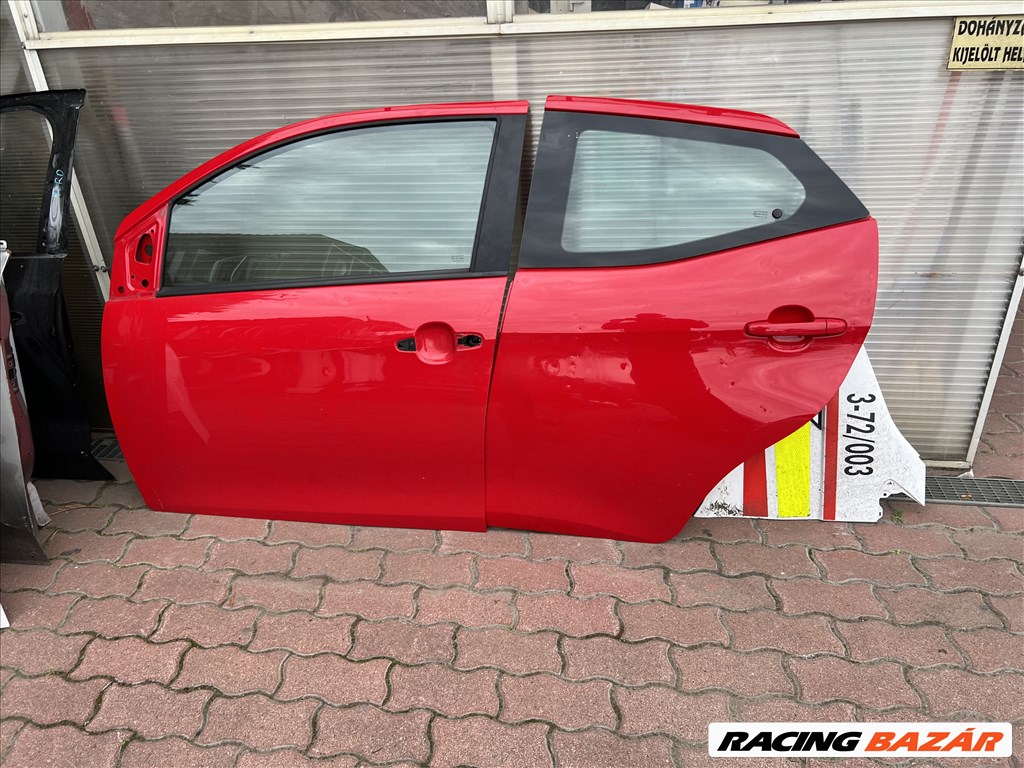 Toyota Aygo 2 14-től bal első-hátsó komplett ajtó  2. kép