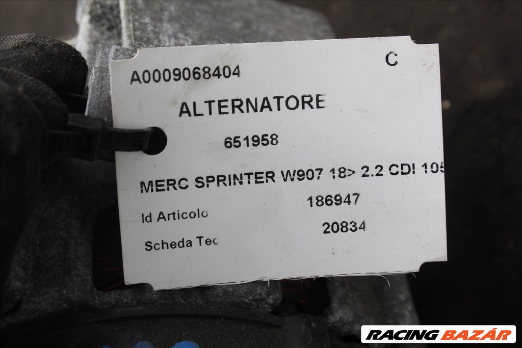 Mercedes Sprinter W907 2.2CDI Generátor A0009068404 2. kép
