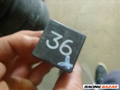 Volkswagen Passat B3 B4, 36-os relé 3A0 951 307 3a0951307