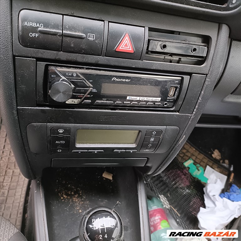 Seat Toledo II 1.9 TDI gyári karosszéria elemek LS7N színben eladók ls7nseat 19tdialh 8. kép