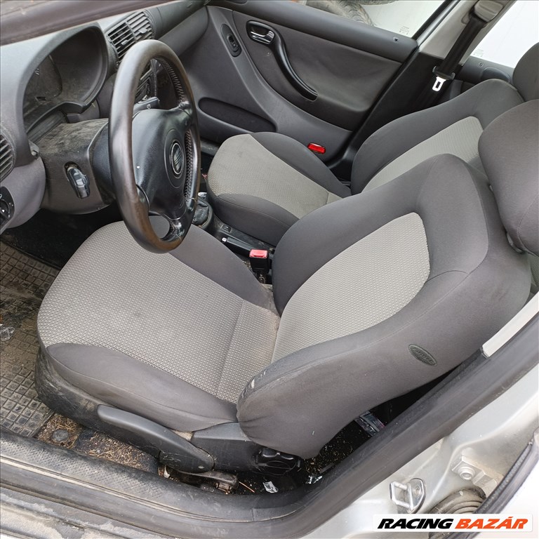 Seat Toledo II 1.9 TDI gyári karosszéria elemek LS7N színben eladók ls7nseat 19tdialh 9. kép