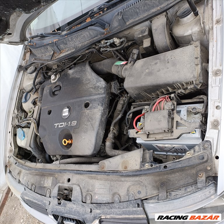 Seat Toledo II 1.9 TDI gyári karosszéria elemek LS7N színben eladók ls7nseat 19tdialh 14. kép