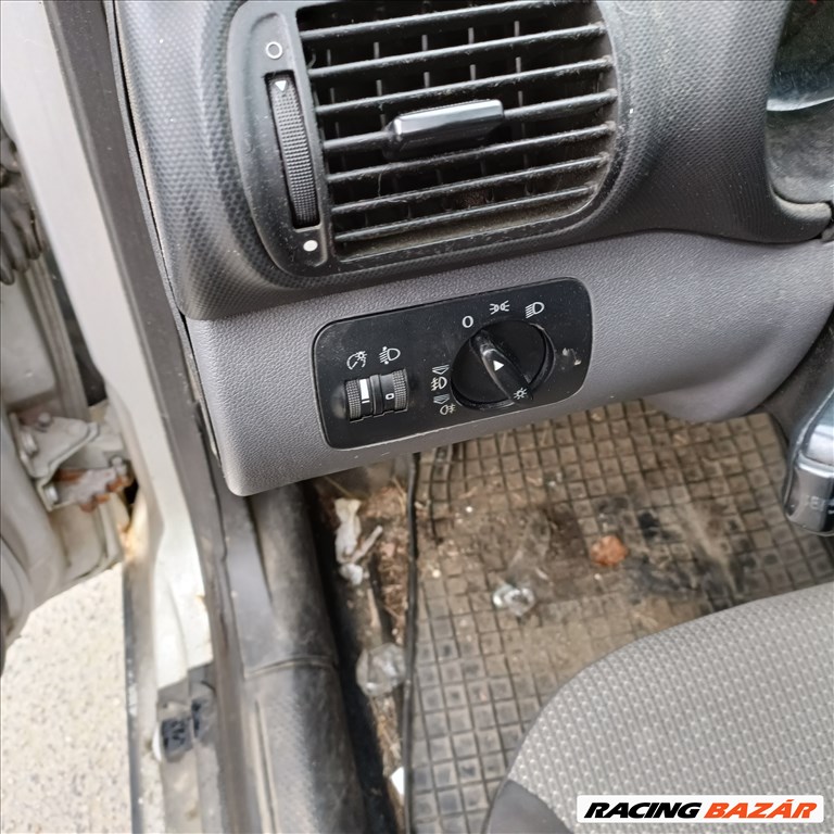 Seat Toledo II 1.9 TDI gyári karosszéria elemek LS7N színben eladók ls7nseat 19tdialh 17. kép