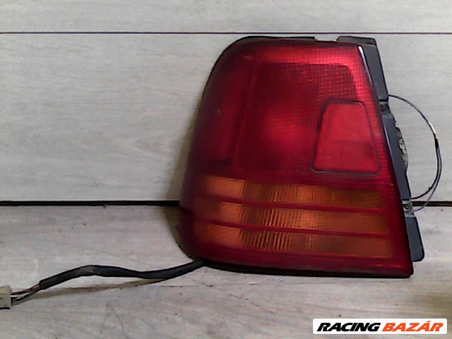 SUZUKI SWIFT 89-96 Bal hátsó lámpa 1. kép