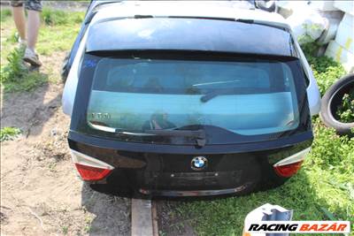 BMW E91 FL elötti csomagtérajtó üresen, szélvédővel (236)