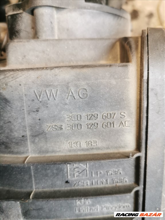 Volkswagen Passat B6 légszűrőház  3c0129607s-601c 2. kép