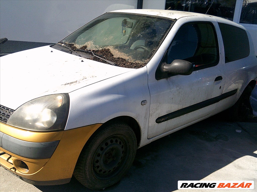 Renault Clio II bontott alkatrészei 2. kép