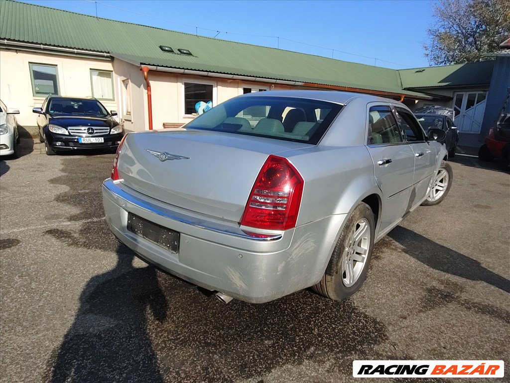 Chrysler 300C bontott alkatrészei 5. kép