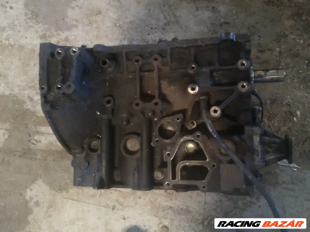 NISSAN PRIMERA P12 2001-2007 Motor, diesel fűzött blokk hengerfej nélkül 1. kép