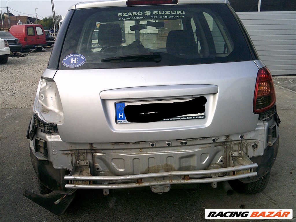 Suzuki SX4 bontott alkatrészei 5. kép