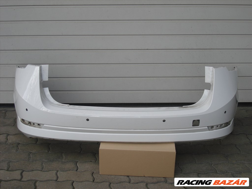 Skoda Octavia IV radaros hátsó lökhárító 5E0807221 2018-tól 1. kép