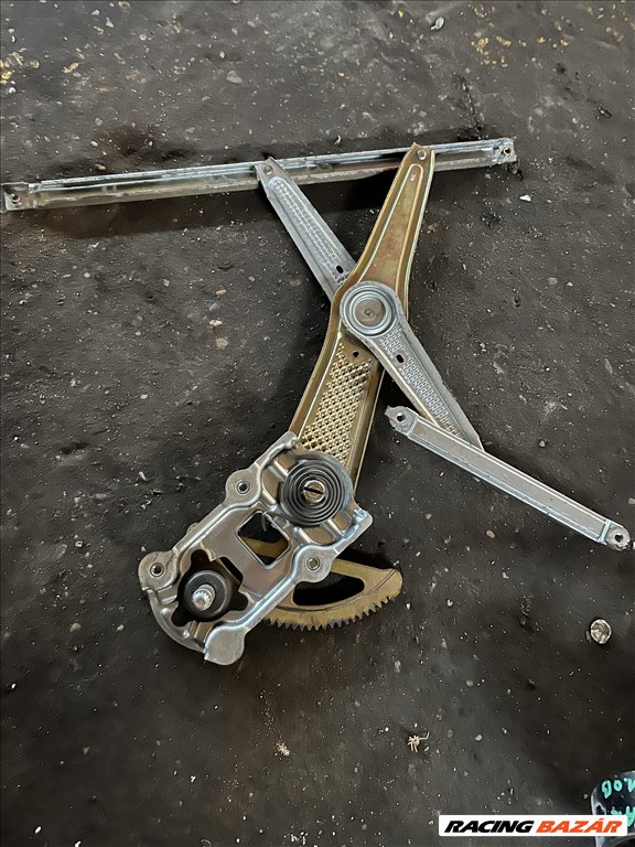 Toyota Yaris I 1.0 b ablakemelő  1. kép