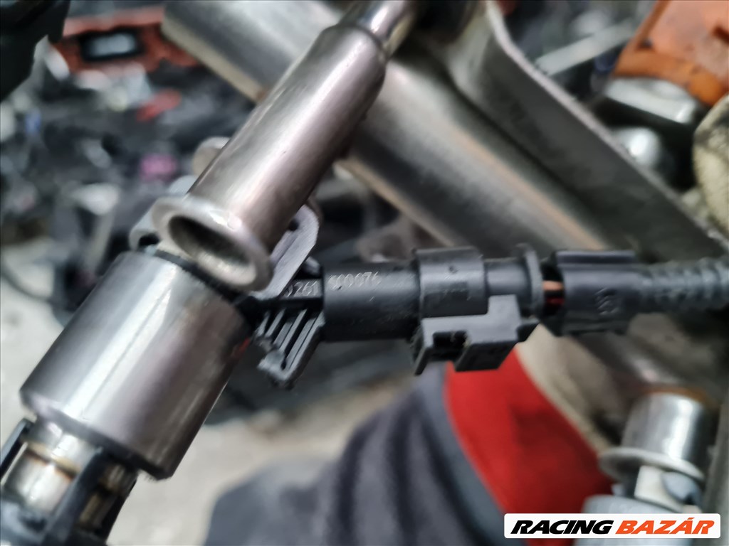 Volkswagen Golf VI Üzemanyag befecskendezők híddal, kábellel  06j971082e 5. kép