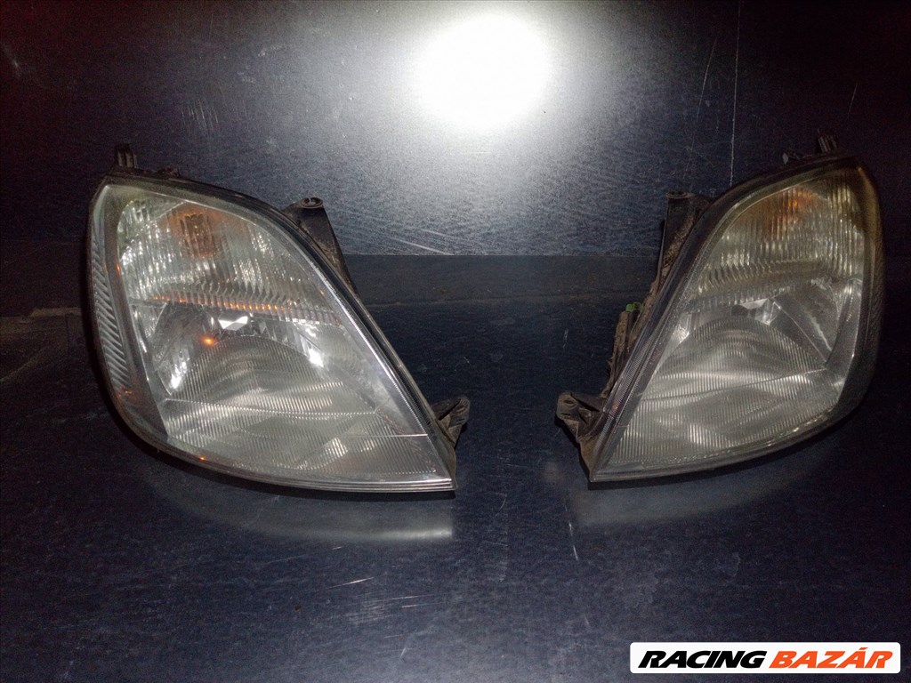 Ford Fiesta Mk5 fényszóró bal  2. kép