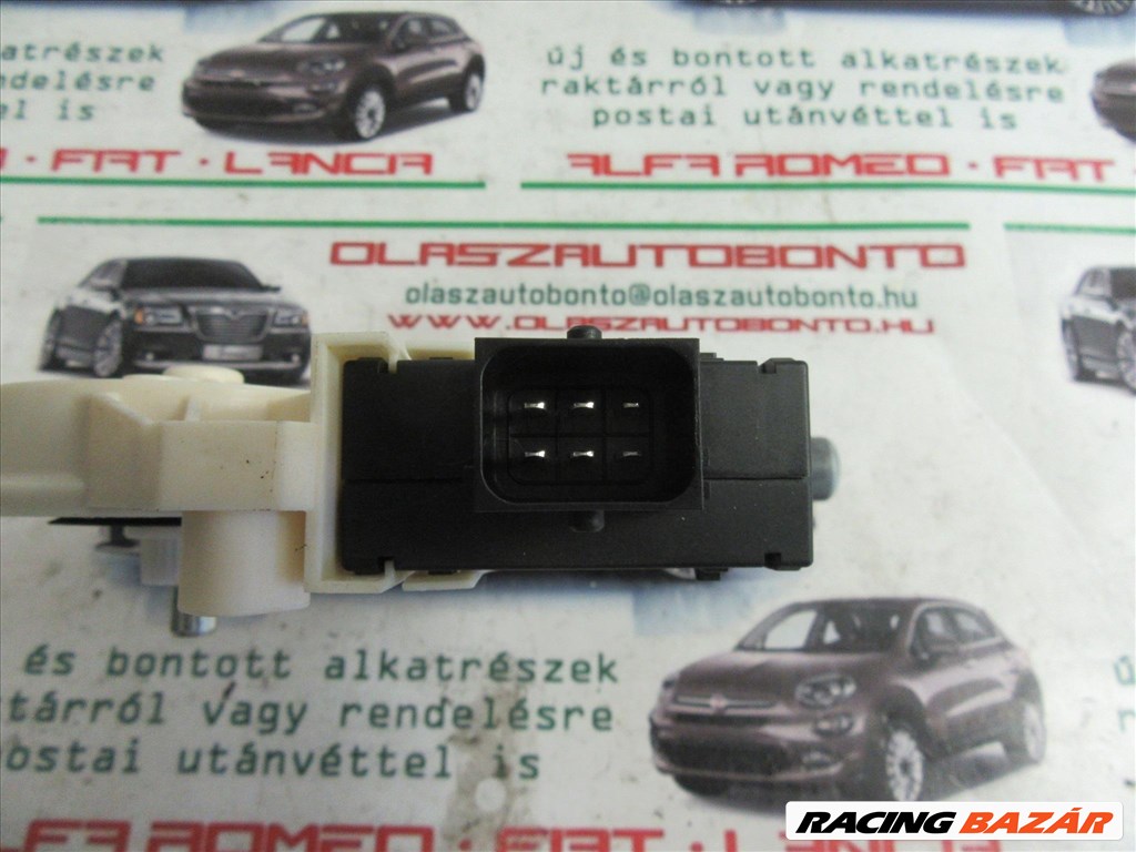 Jeep Renegade 0130822664 számú, jobb első ablakemelő motor  130823000 3. kép