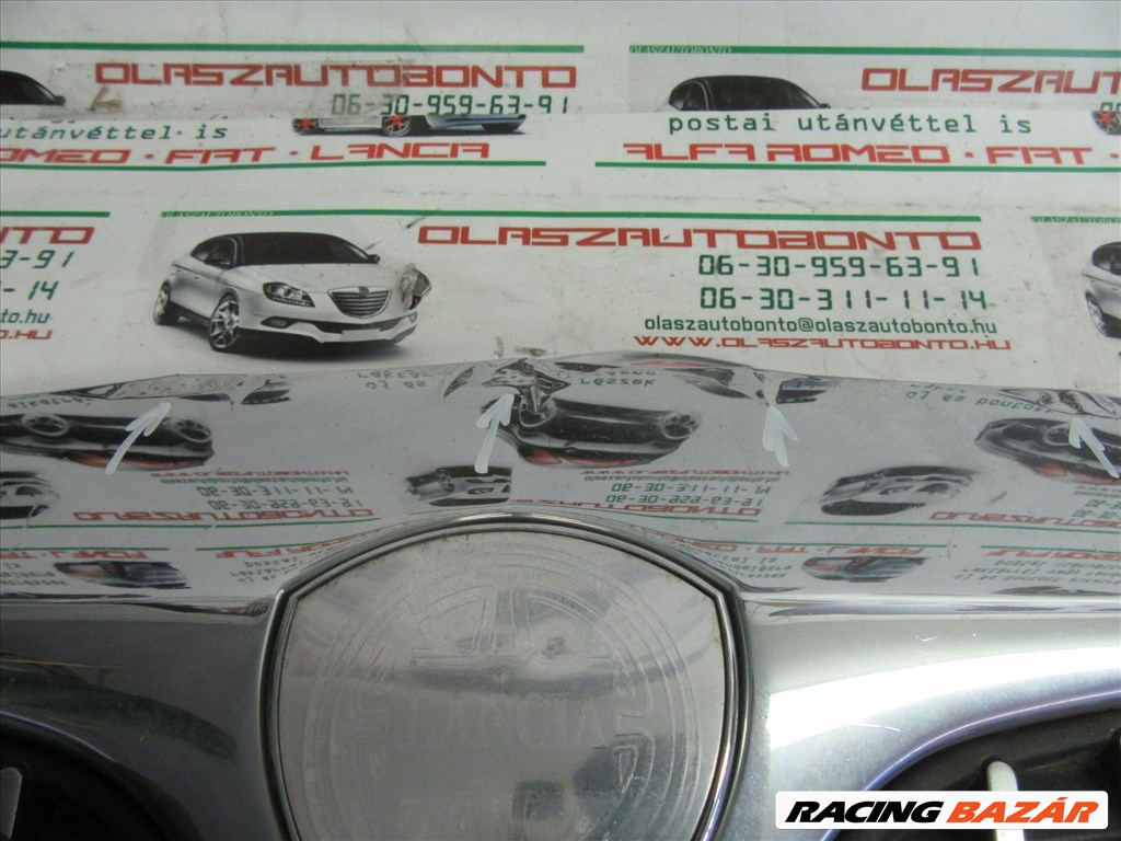 Lancia Musa 735349457 számú díszrács a képen látható sérüléssel 4. kép