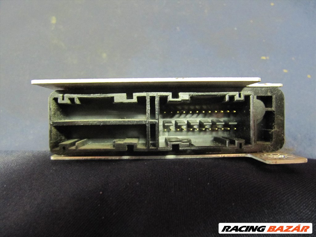 Fiat Punto II.  46758762 számú légzsák indító elektronika 3. kép