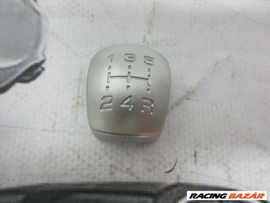 Iveco Daily utángyártott új, 5 sebességes váltógomb fedél 1. kép