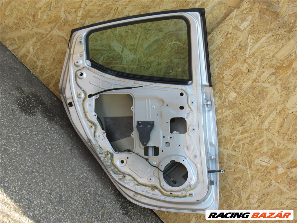 111031 Lancia Ypsilon 2011- bal hátsó ajtó 52121662 2. kép