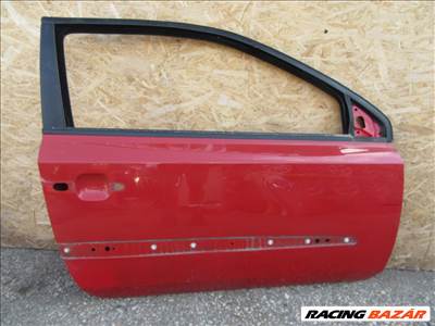 61874 Fiat Stilo 3 ajtós, jobb oldali piros ajtó, a képen látható sérüléssel