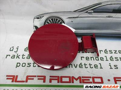 Alfa Romeo 156 limusin piros színű tankajtó