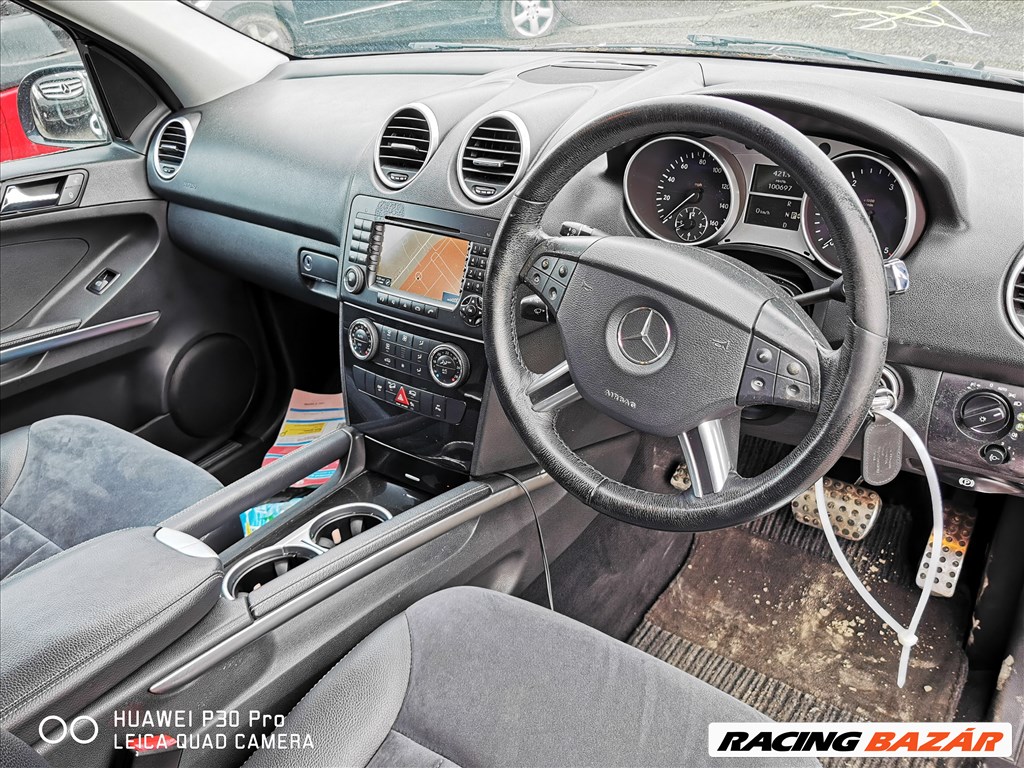 Mercedes ML 320 (W164) bontott alkatrészei 4. kép