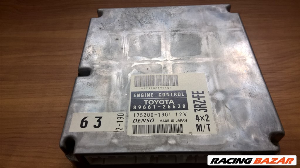 Toyota HiAce V motorvezérlő elektronika  8966126530 1752001901denso 1. kép