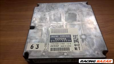 Toyota HiAce V motorvezérlő elektronika  8966126530 1752001901denso
